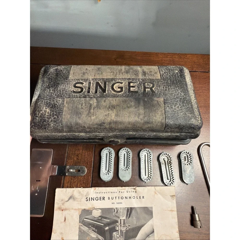 Singer Sewing Machine Low Shank Buttonholer Attachment 160506 with Templates Set